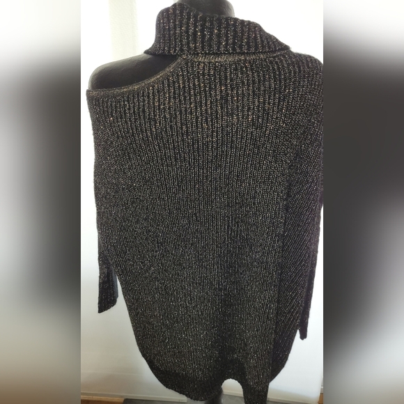 Torrid Lurex Cable Pullover Cold Shoulder Turtle Neck Black, Plus Size 4 - Picture 4 of 5